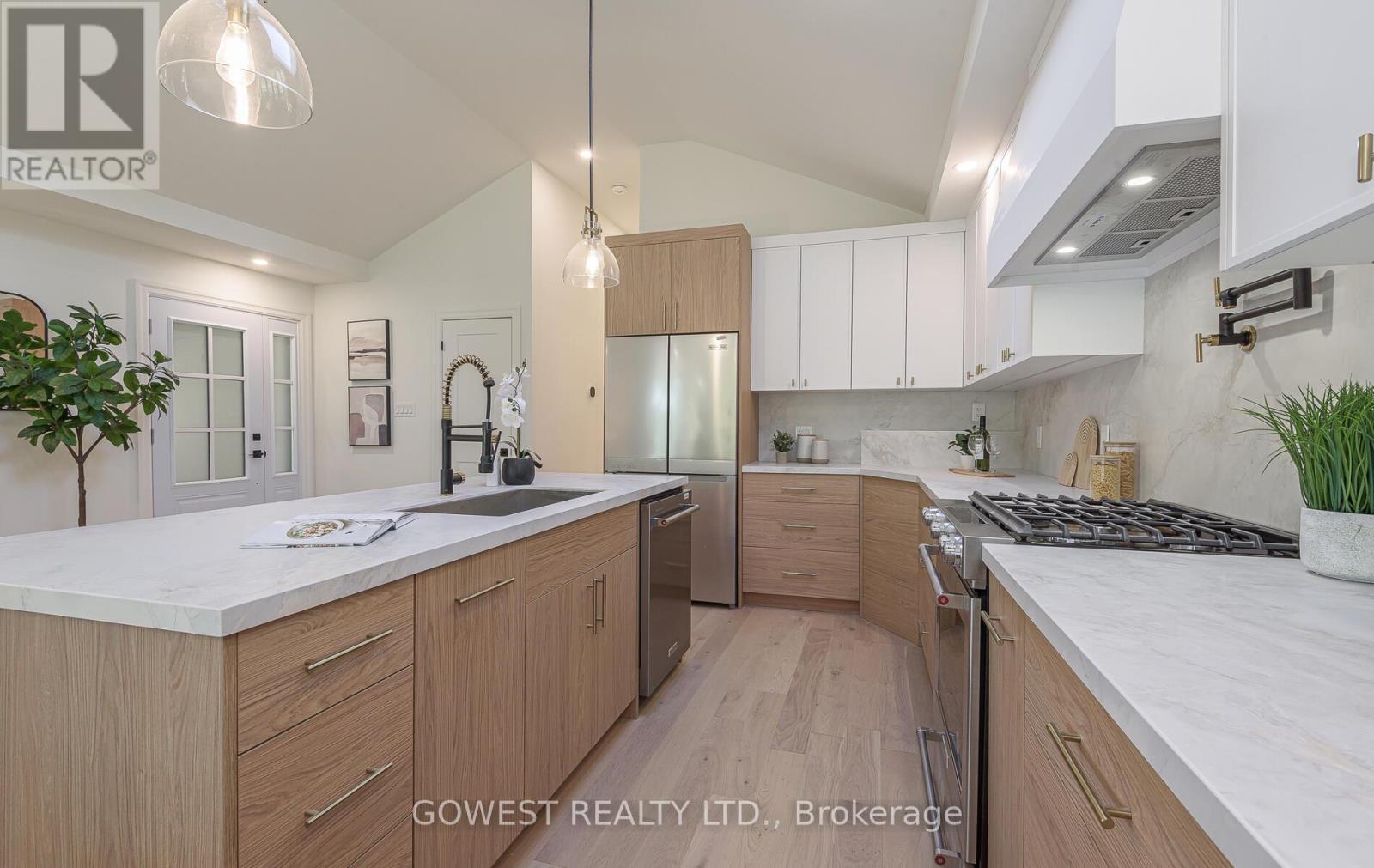 27 Hollister Road, Toronto (Eringate-Centennial-West Deane), Ontario  M9C 4M6 - Photo 17 - W12652884