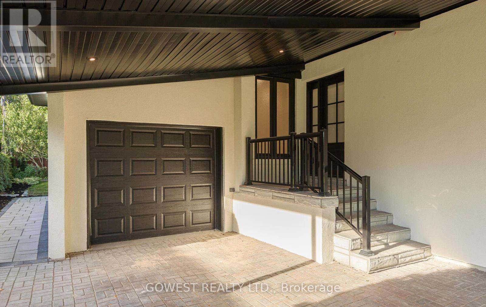 27 Hollister Road, Toronto (Eringate-Centennial-West Deane), Ontario  M9C 4M6 - Photo 5 - W12652884