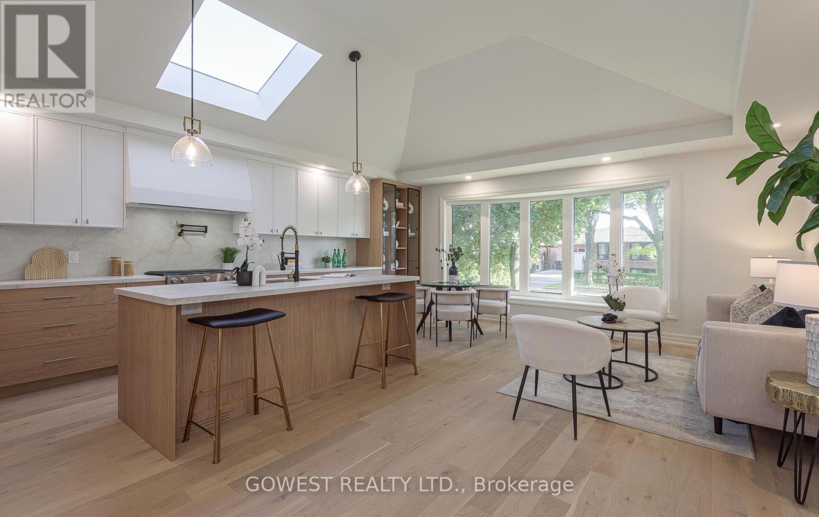 27 Hollister Road, Toronto (Eringate-Centennial-West Deane), Ontario  M9C 4M6 - Photo 8 - W12652884