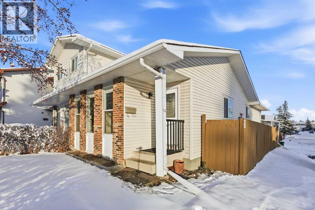 2 Woodfern Road Sw, Calgary, Alberta  T2W 4K9 - Photo 1 - A2273146