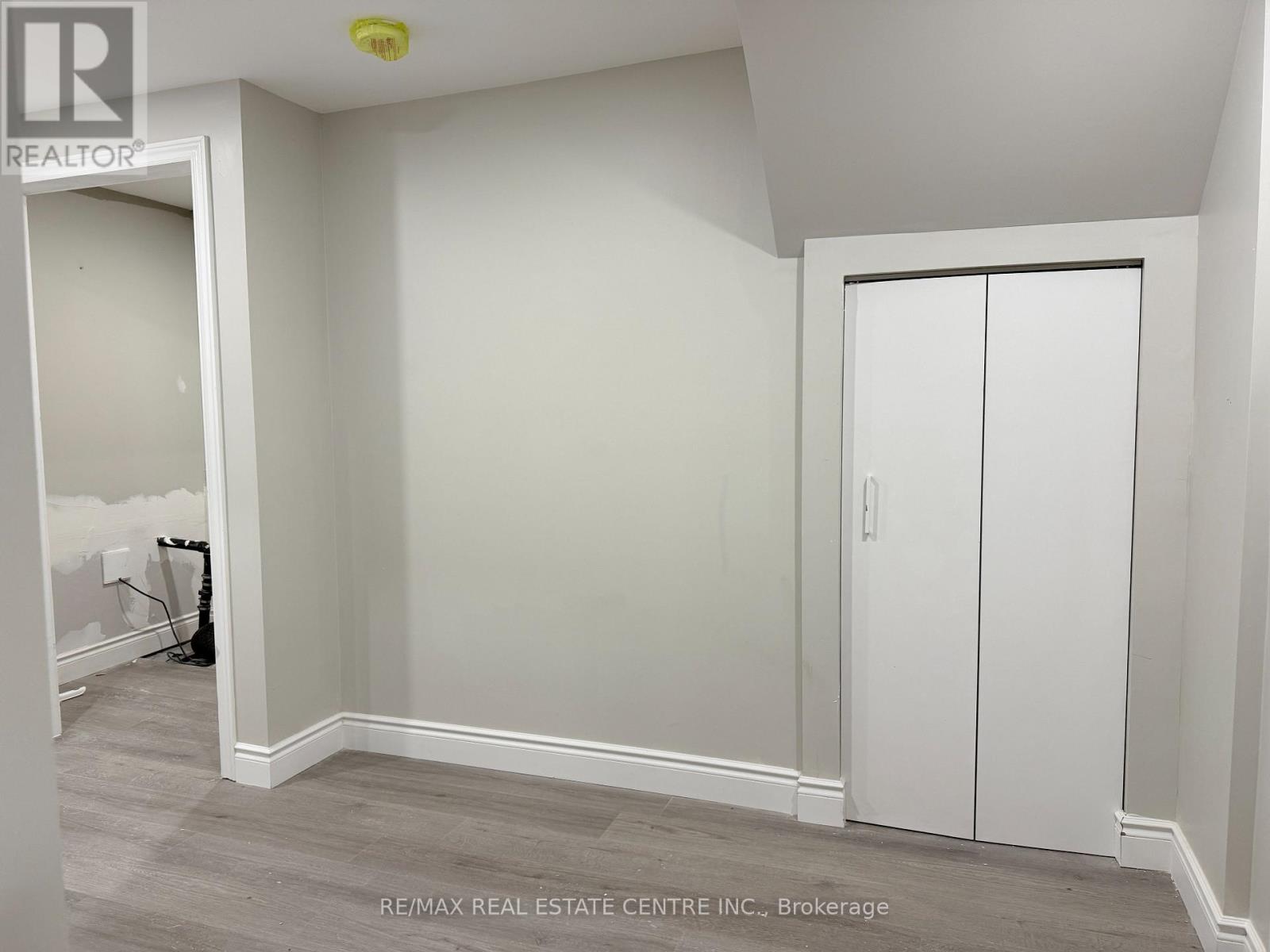 728 Robert Ferrie Drive, Kitchener, Ontario  N2R 0B2 - Photo 16 - X12652862