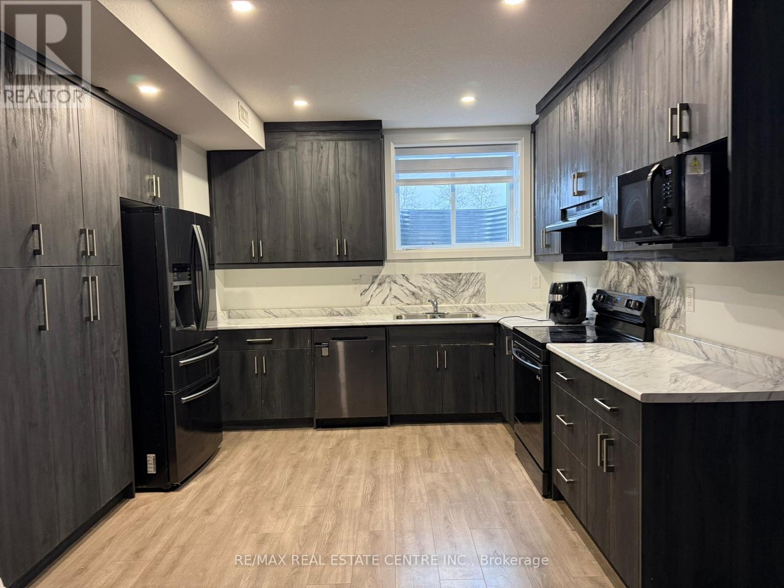 6 - 19 Yarl Place, Guelph/eramosa, Ontario  N1E 0P4 - Photo 5 - X12652904