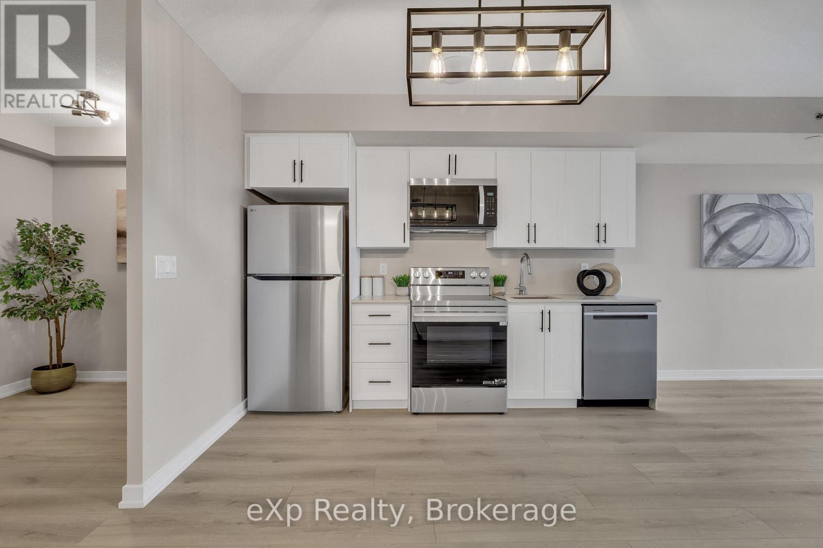 A614 - 3210 Dakota Common, Burlington, Ontario  L7M 2A8 - Photo 3 - W12652926