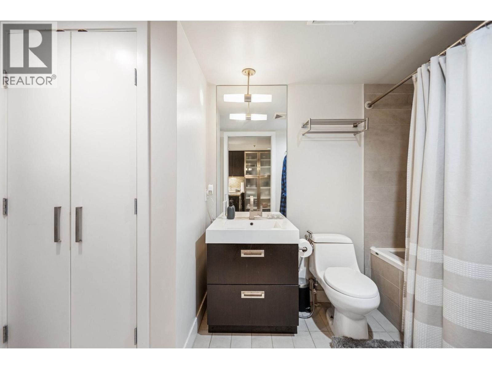 301 1055 Richards Street, Vancouver, British Columbia V6B 0C2 - Photo 16 - R3075118