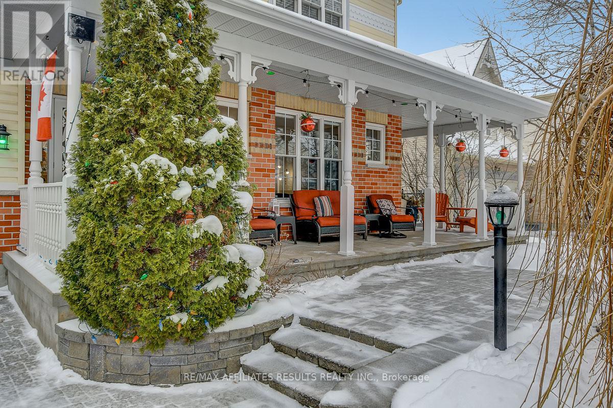 35 Crantham Crescent, Ottawa, Ontario  K2S 1R2 - Photo 3 - X12466924