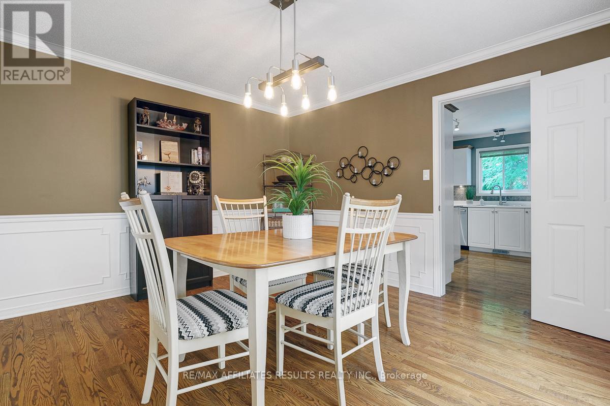 35 Crantham Crescent, Ottawa, Ontario  K2S 1R2 - Photo 7 - X12466924