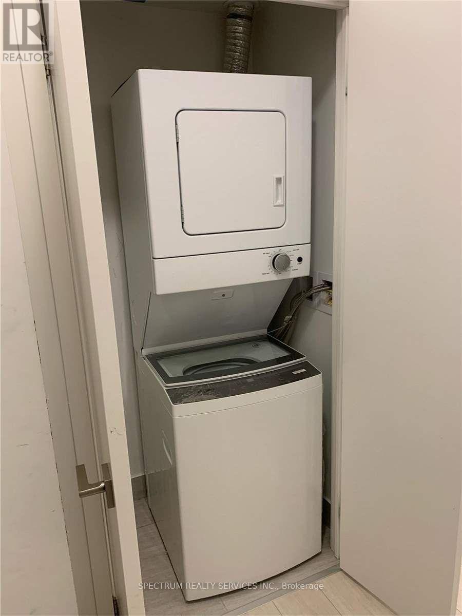 1410 - 2908 Highway 7 Road, Vaughan, Ontario  L4K 0K5 - Photo 6 - N12652928