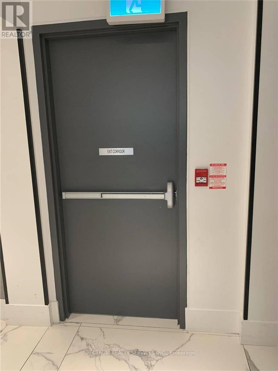 1410 - 2908 Highway 7 Road, Vaughan, Ontario  L4K 0K5 - Photo 8 - N12652928