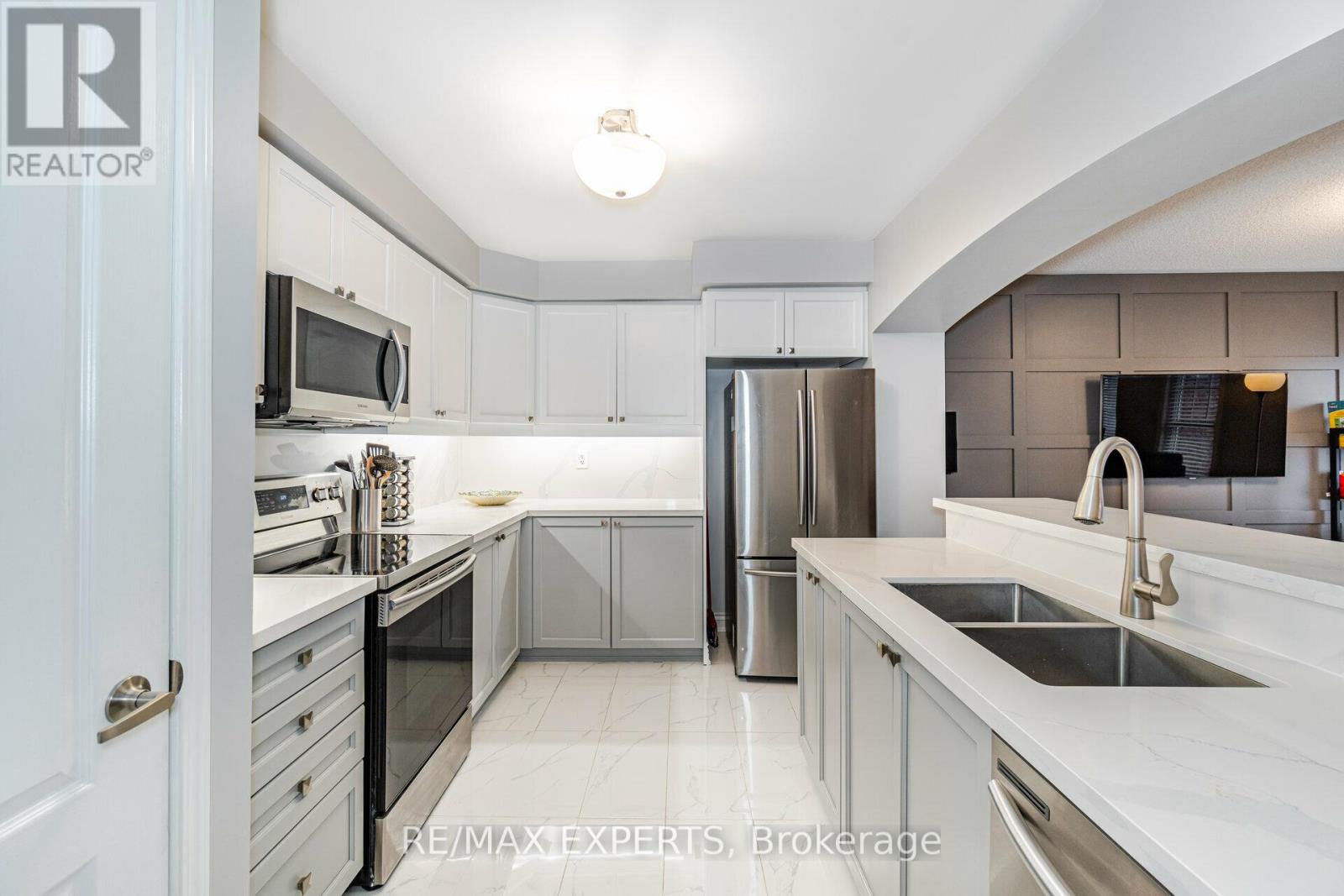 341 Cavanagh Lane, Milton, Ontario  L9T 8G2 - Photo 10 - W12652920