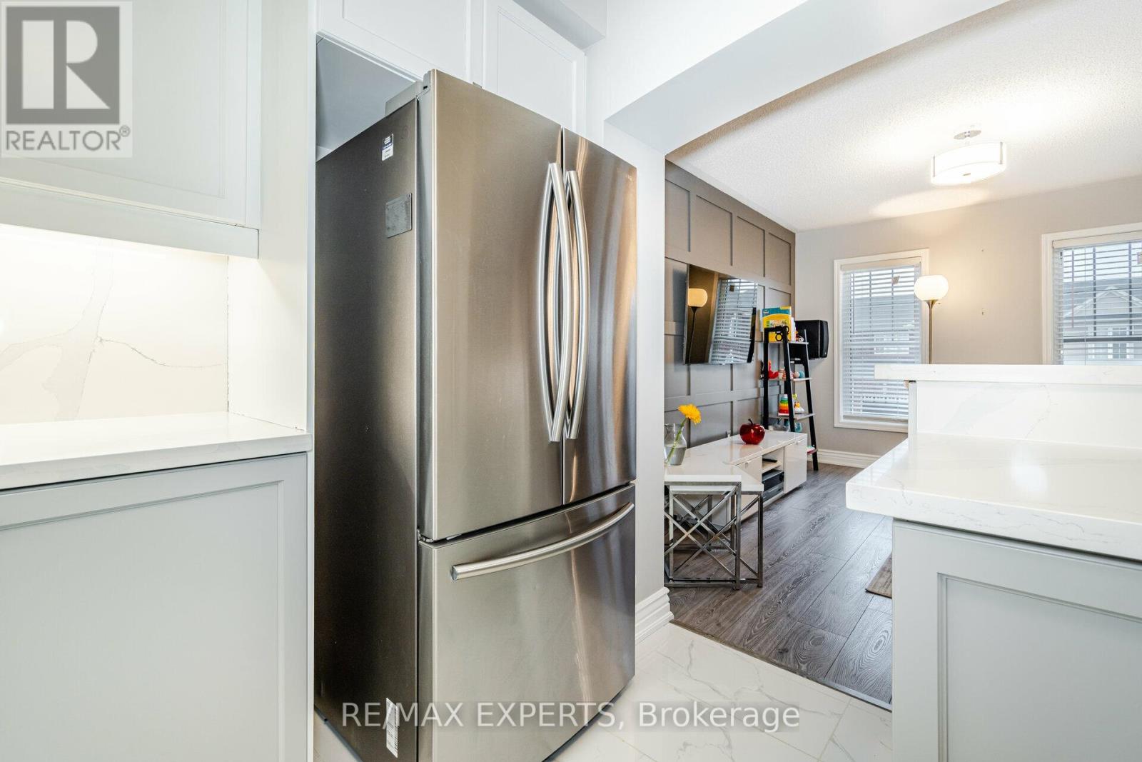 341 Cavanagh Lane, Milton, Ontario  L9T 8G2 - Photo 12 - W12652920