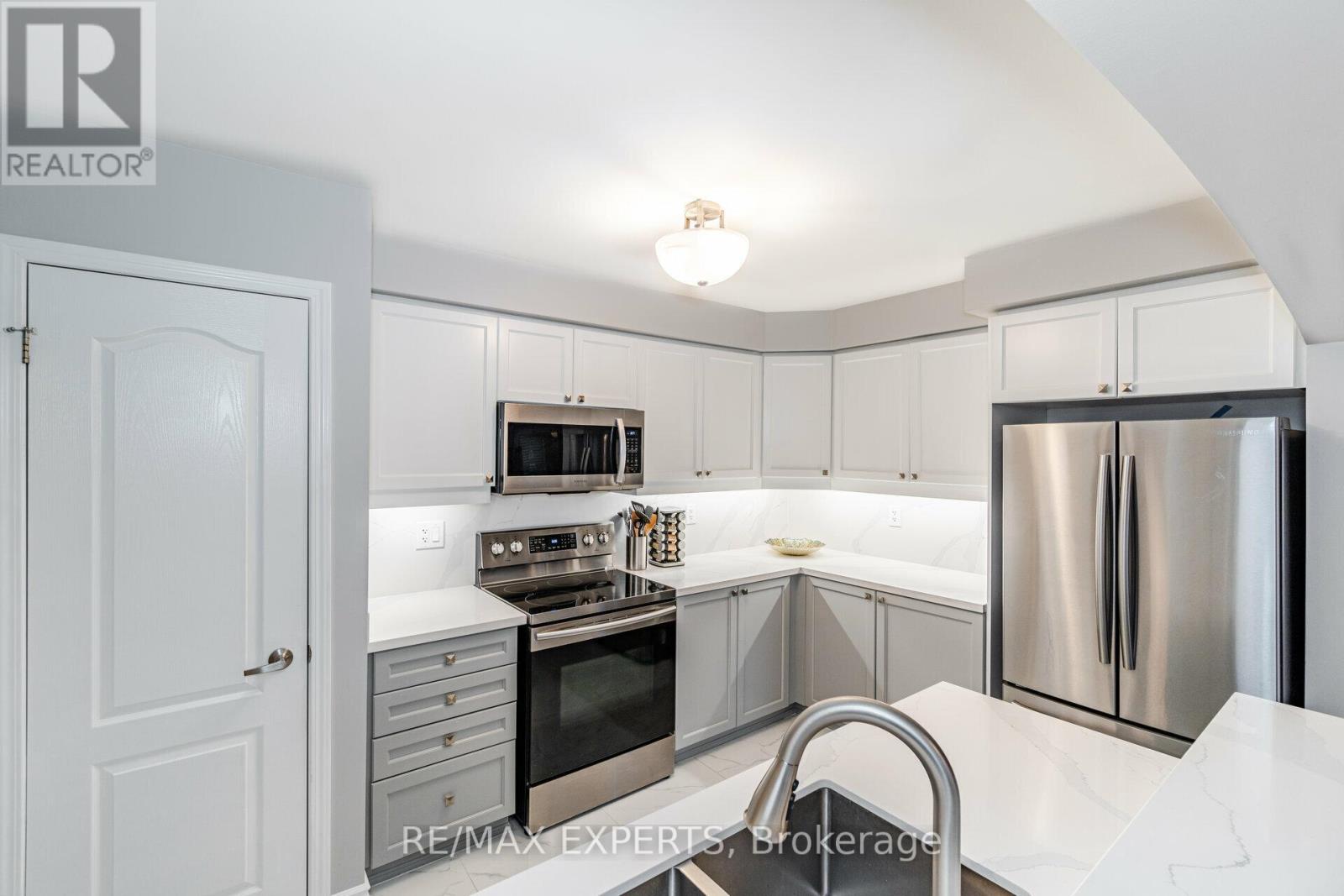 341 Cavanagh Lane, Milton, Ontario  L9T 8G2 - Photo 9 - W12652920