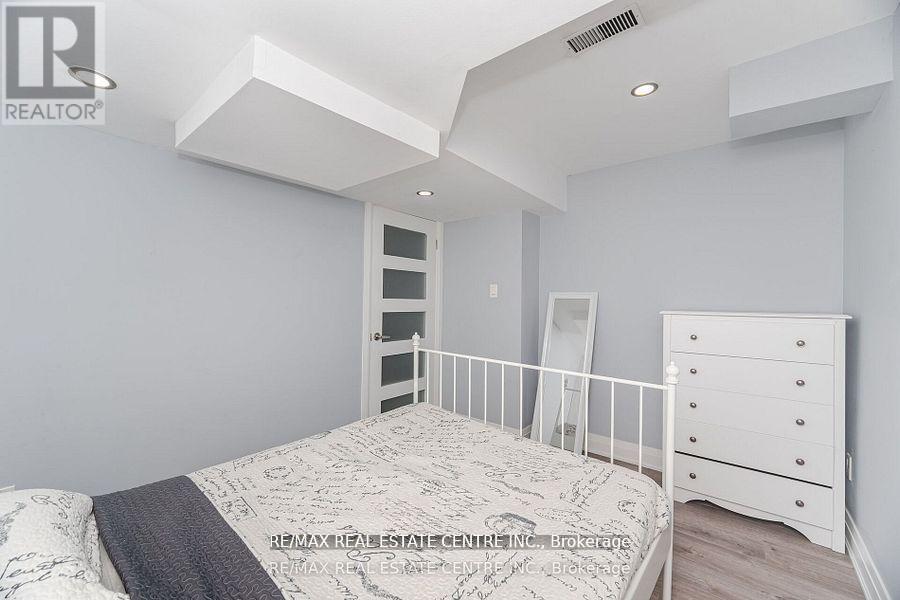 Bsmt - 8 Duffield Road, Brampton, Ontario  L7A 2P4 - Photo 11 - W12652930