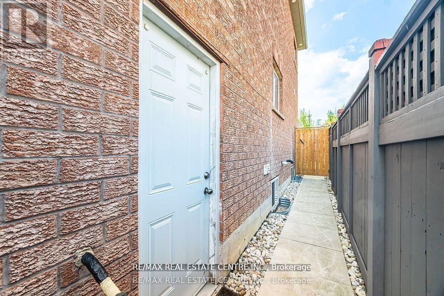 Bsmt - 8 Duffield Road, Brampton, Ontario  L7A 2P4 - Photo 13 - W12652930