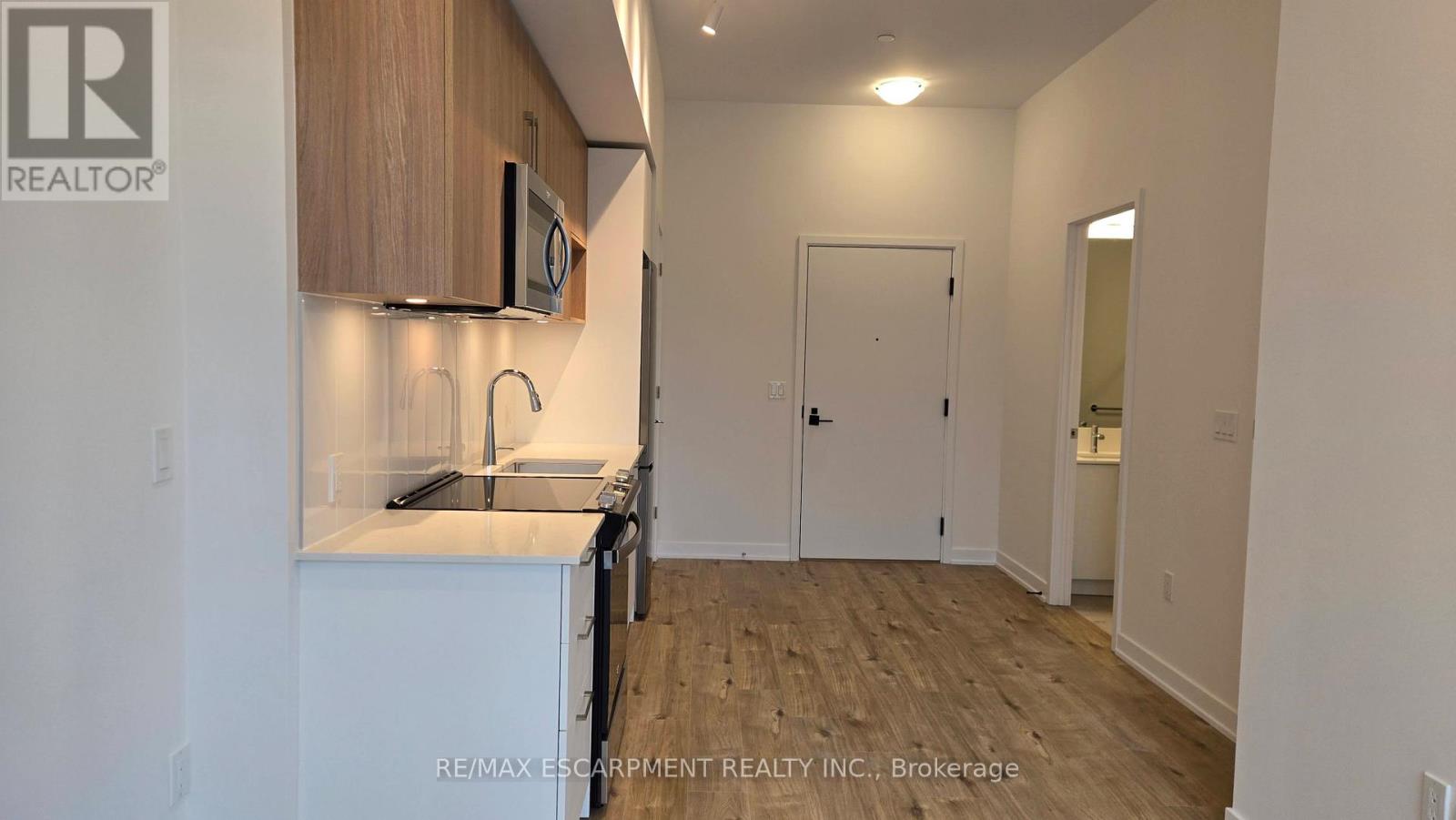 102 - 500 Plains Road E, Burlington, Ontario  L3T 2E1 - Photo 16 - W12652938