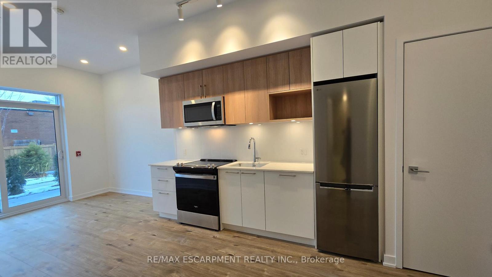 102 - 500 Plains Road E, Burlington, Ontario  L3T 2E1 - Photo 20 - W12652938