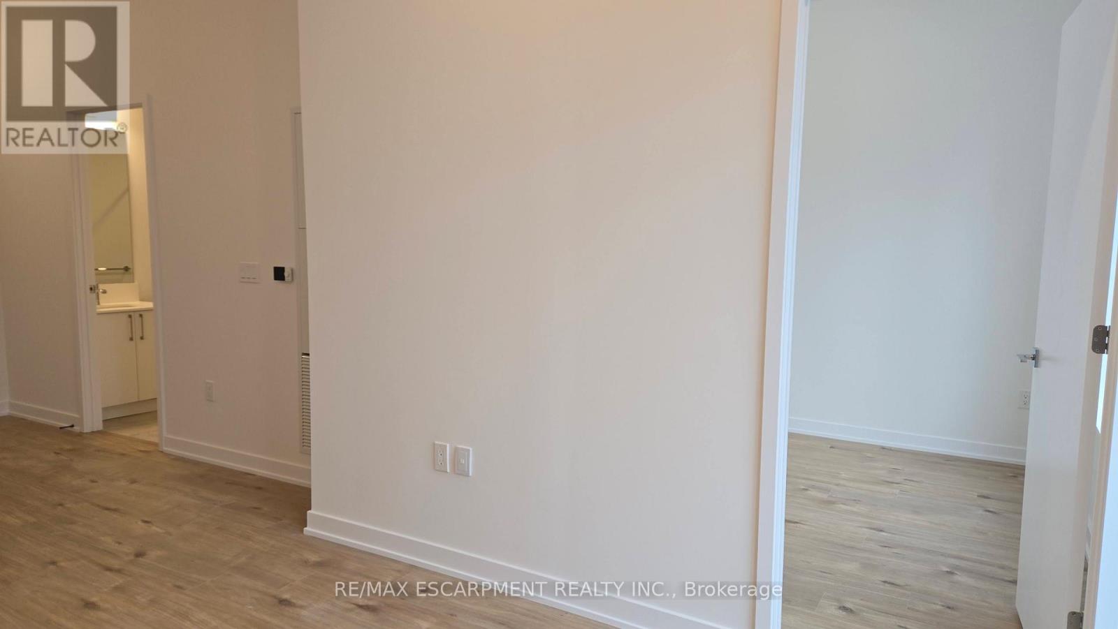 102 - 500 Plains Road E, Burlington, Ontario  L3T 2E1 - Photo 21 - W12652938