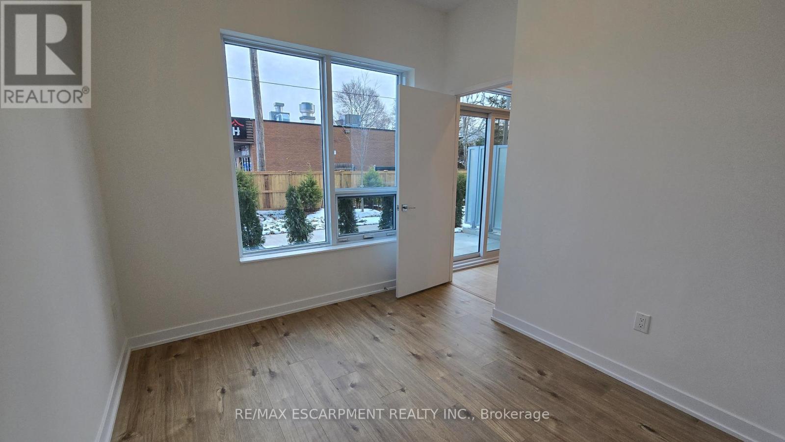 102 - 500 Plains Road E, Burlington, Ontario  L3T 2E1 - Photo 24 - W12652938