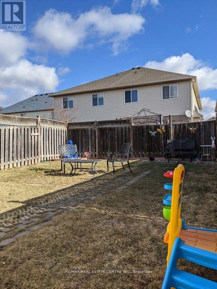 59 Harris Boulevard, Milton, Ontario  L9T 6B6 - Photo 15 - W12652942