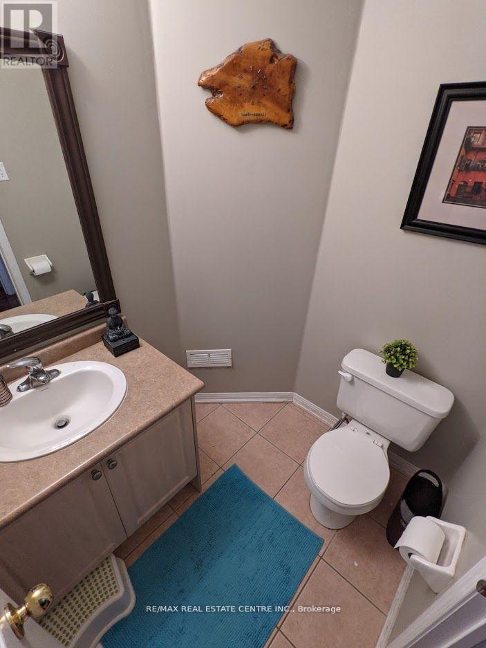 59 Harris Boulevard, Milton, Ontario  L9T 6B6 - Photo 2 - W12652942