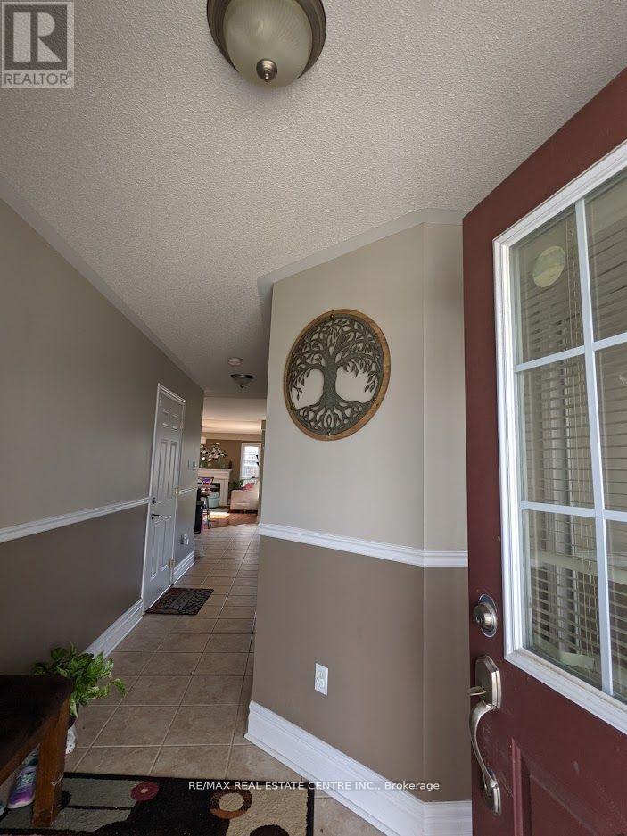 59 Harris Boulevard, Milton, Ontario  L9T 6B6 - Photo 4 - W12652942