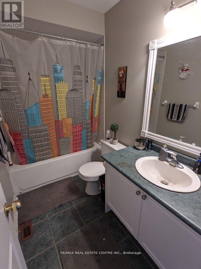 59 Harris Boulevard, Milton, Ontario  L9T 6B6 - Photo 6 - W12652942