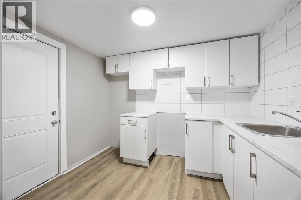 131 Margaret Avenue, Wallaceburg, Ontario  N8A 2B1 - Photo 5 - 25026934