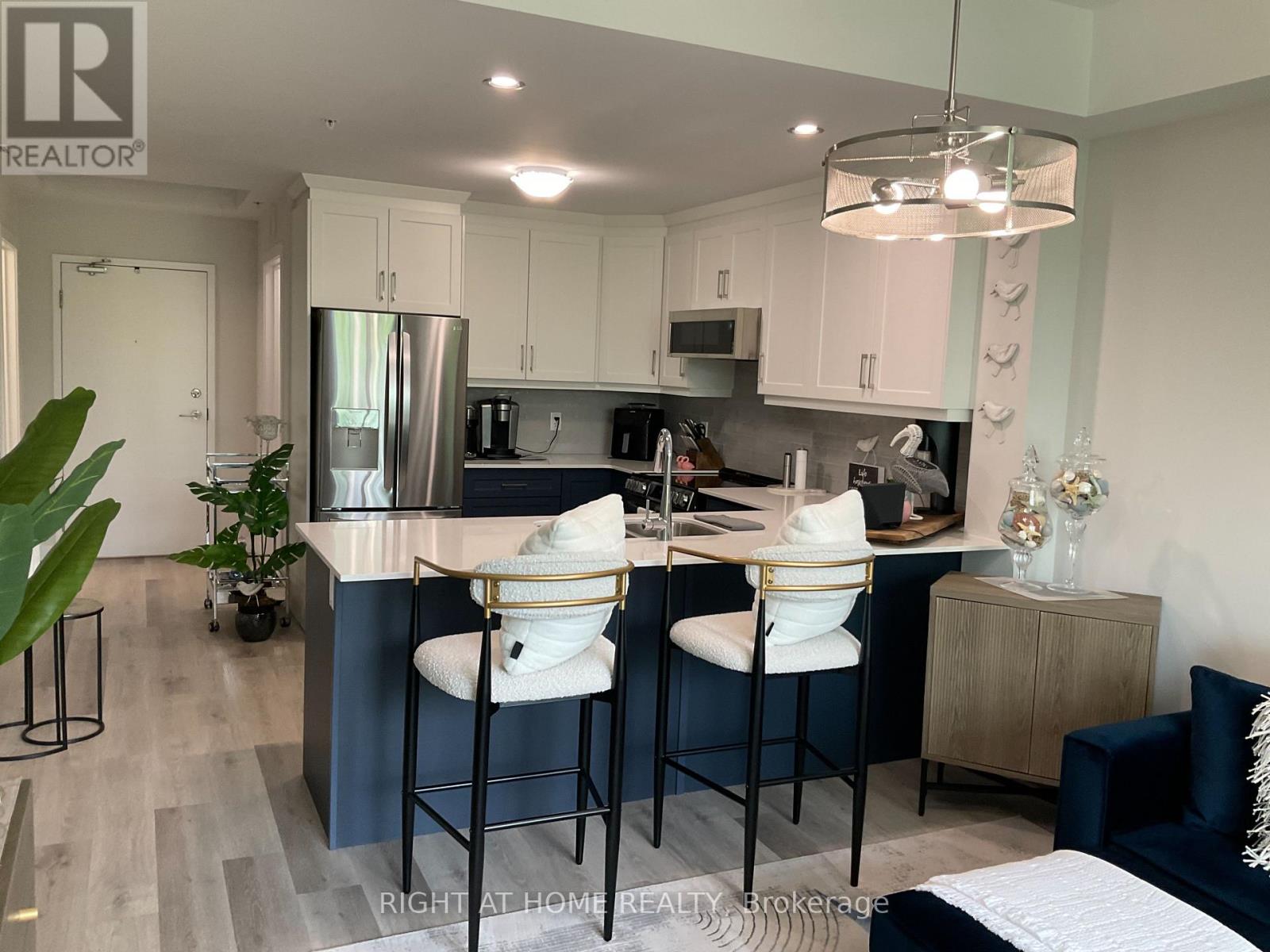 211 - 100 The Promenade Road, Central Elgin, Ontario  N5L 0B7 - Photo 12 - X12442460