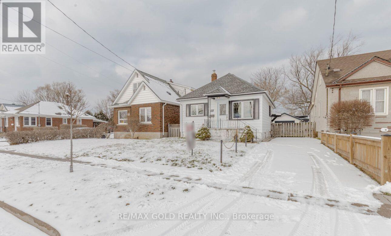 55 HAMILTON STREET, St. Catharines, Ontario