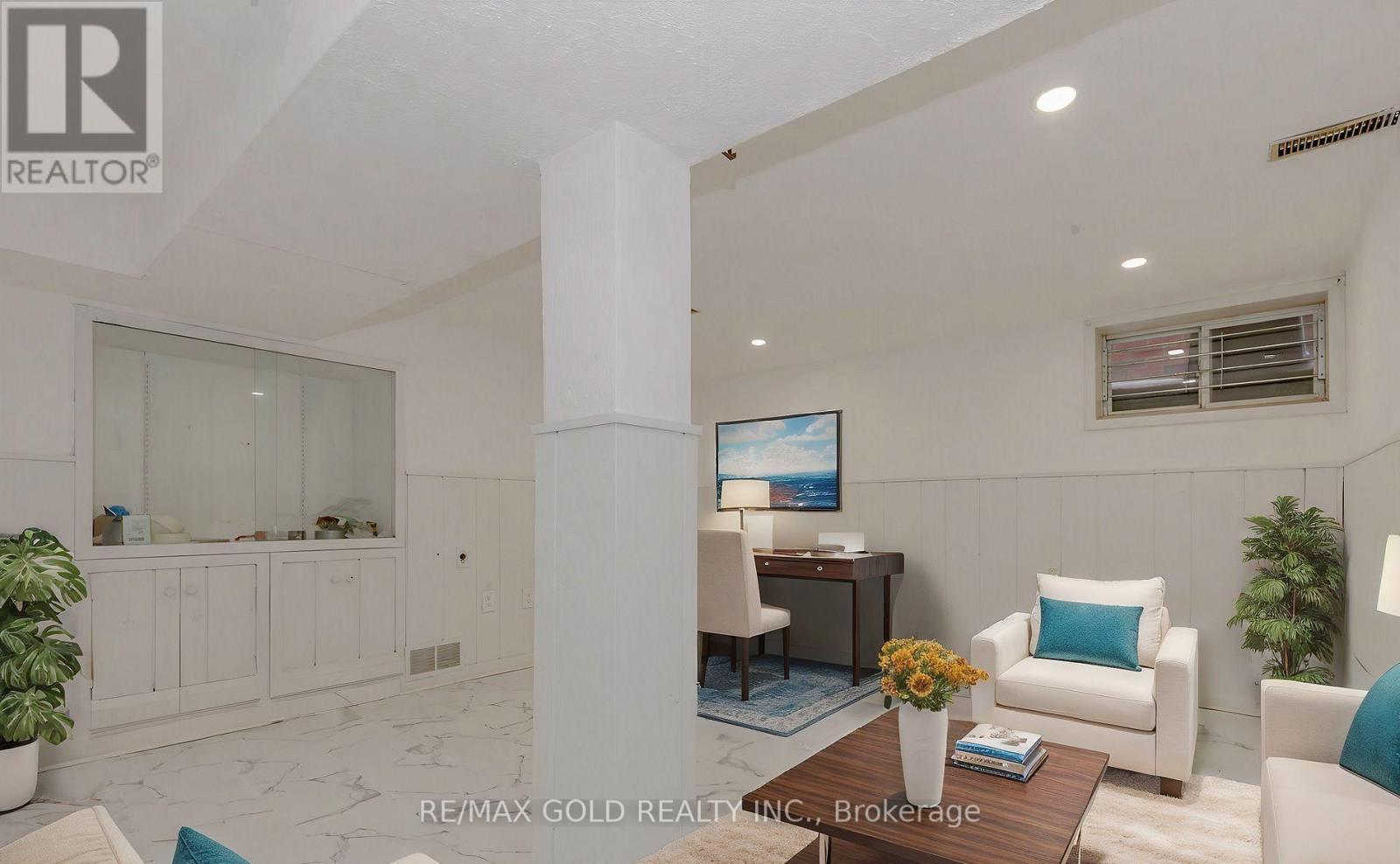 55 Hamilton Street, St. Catharines, Ontario  L2S 1K8 - Photo 13 - X12652914