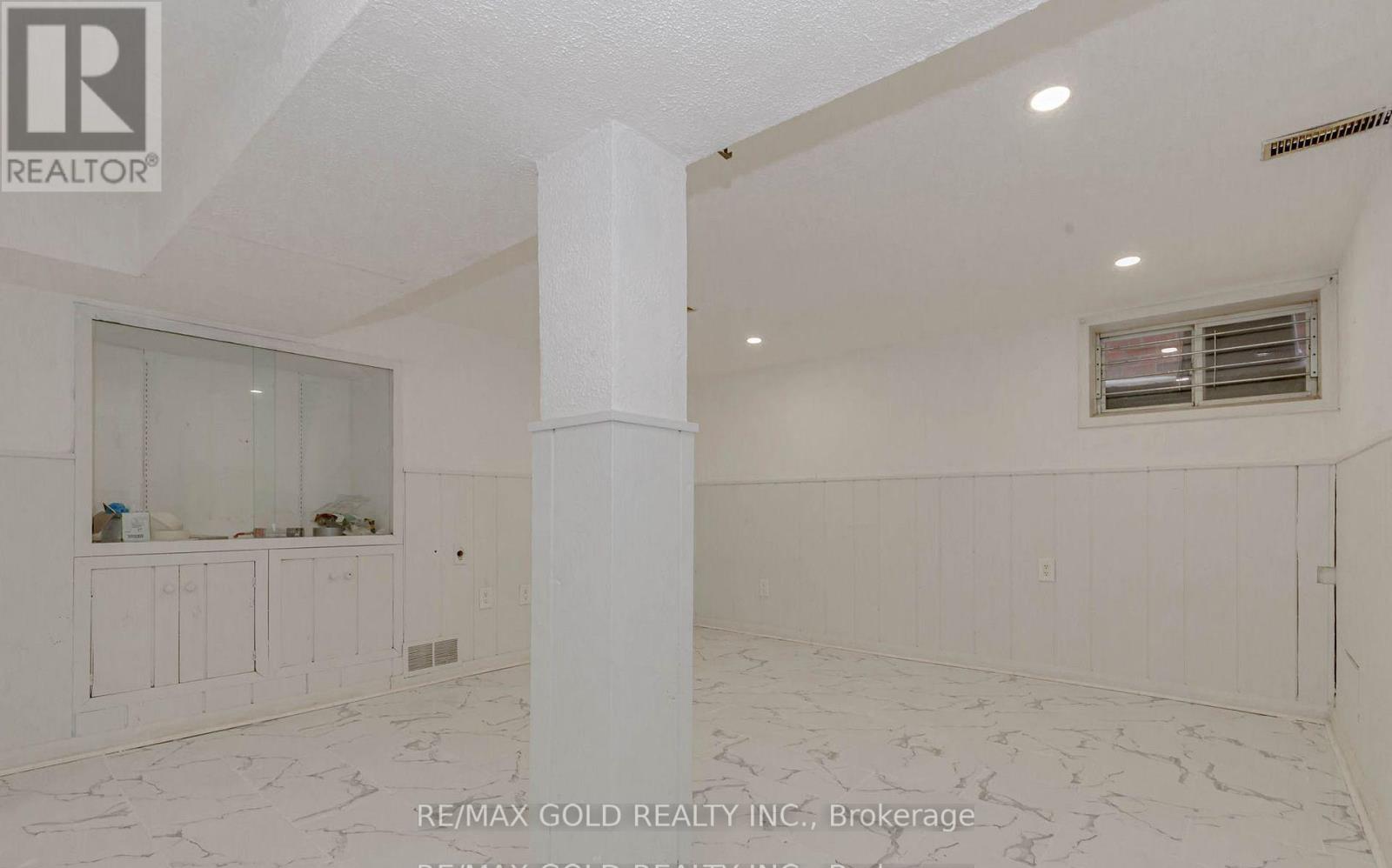 55 Hamilton Street, St. Catharines, Ontario  L2S 1K8 - Photo 14 - X12652914