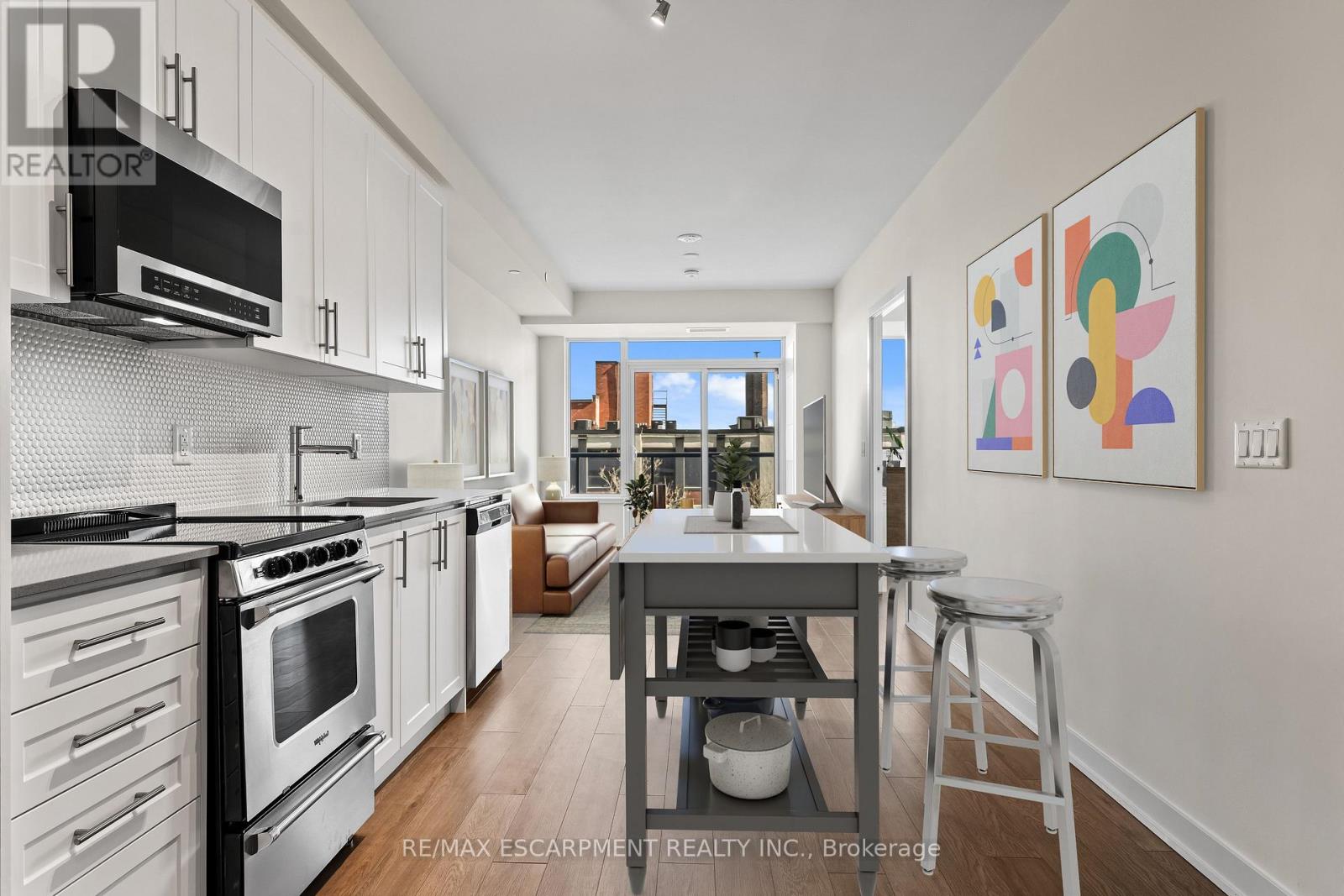 619 - 212 King William Street, Hamilton, Ontario  L8R 0A7 - Photo 2 - X12652916