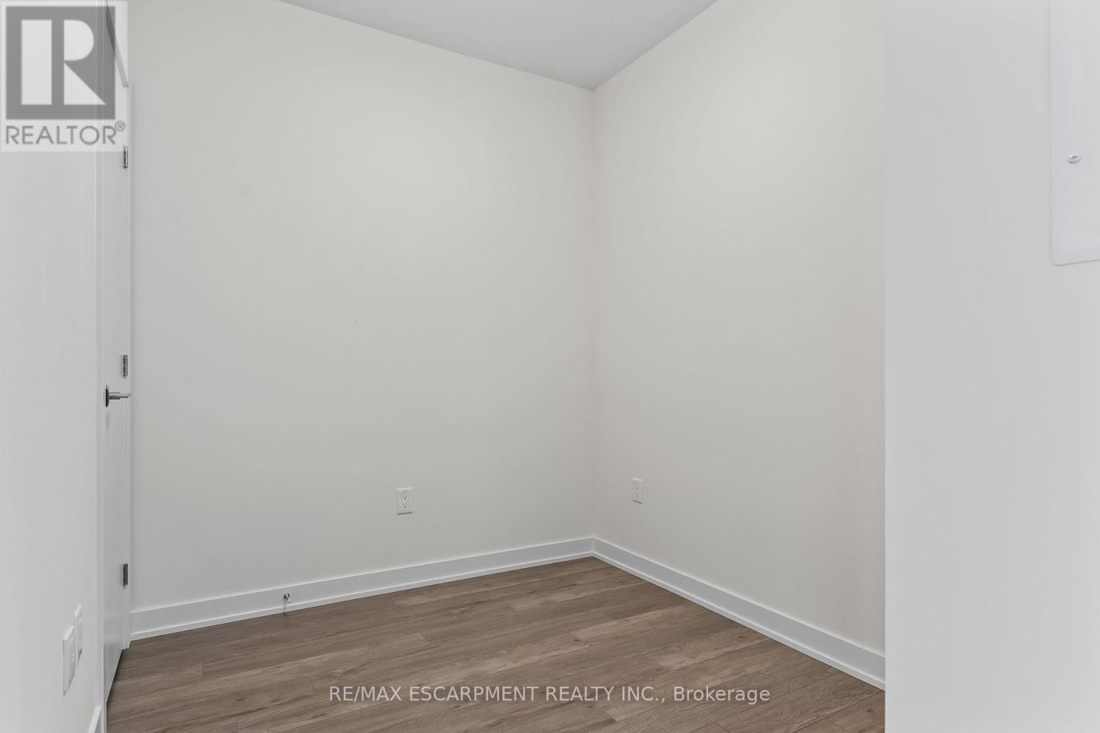 619 - 212 King William Street, Hamilton, Ontario  L8R 0A7 - Photo 4 - X12652916