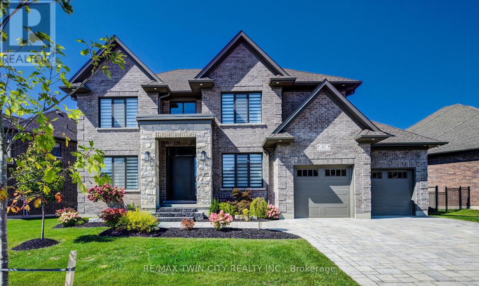 47 PIONEER RIDGE DRIVE, Kitchener, Ontario