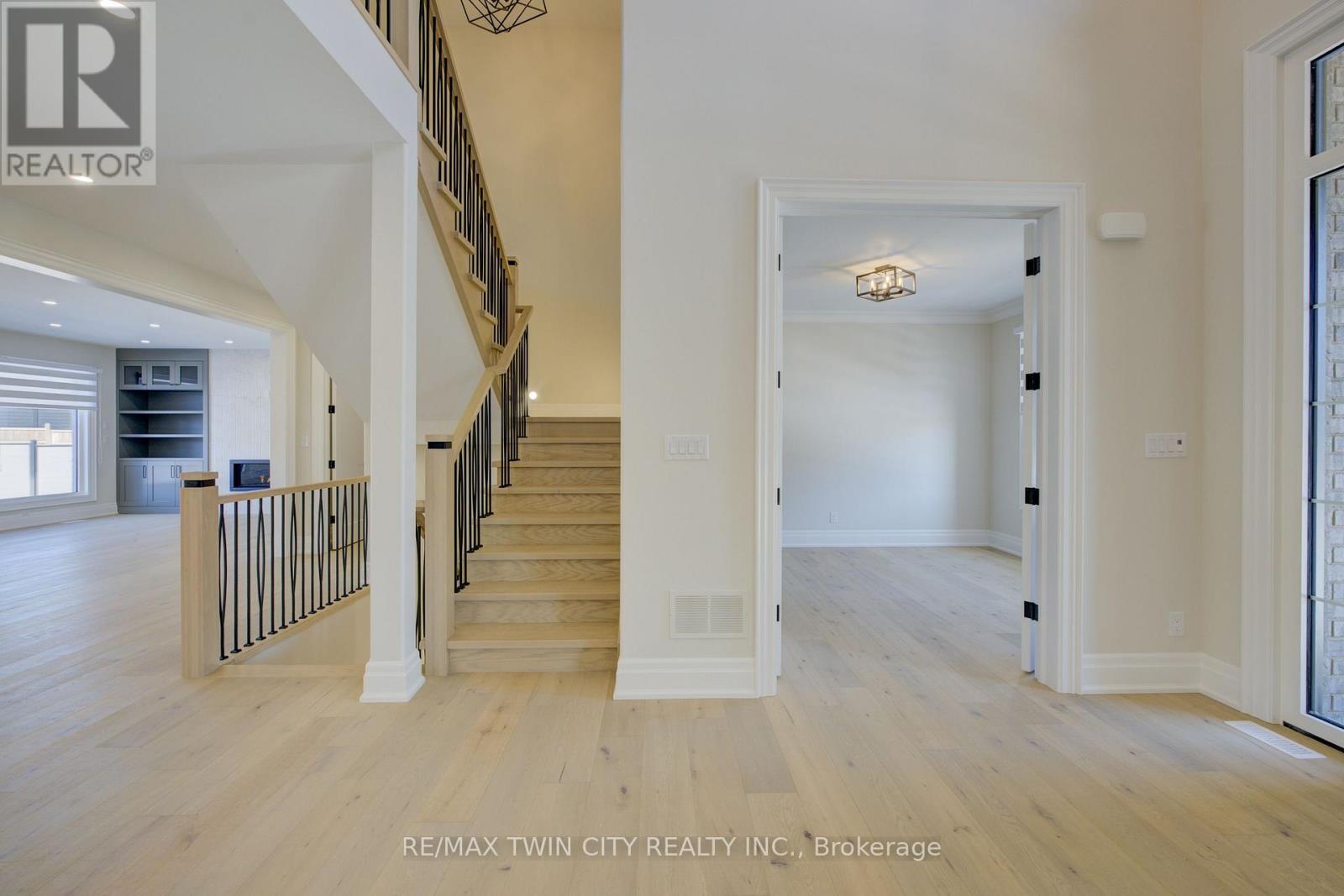 47 Pioneer Ridge Drive, Kitchener, Ontario  N2P 0G6 - Photo 12 - X12652966