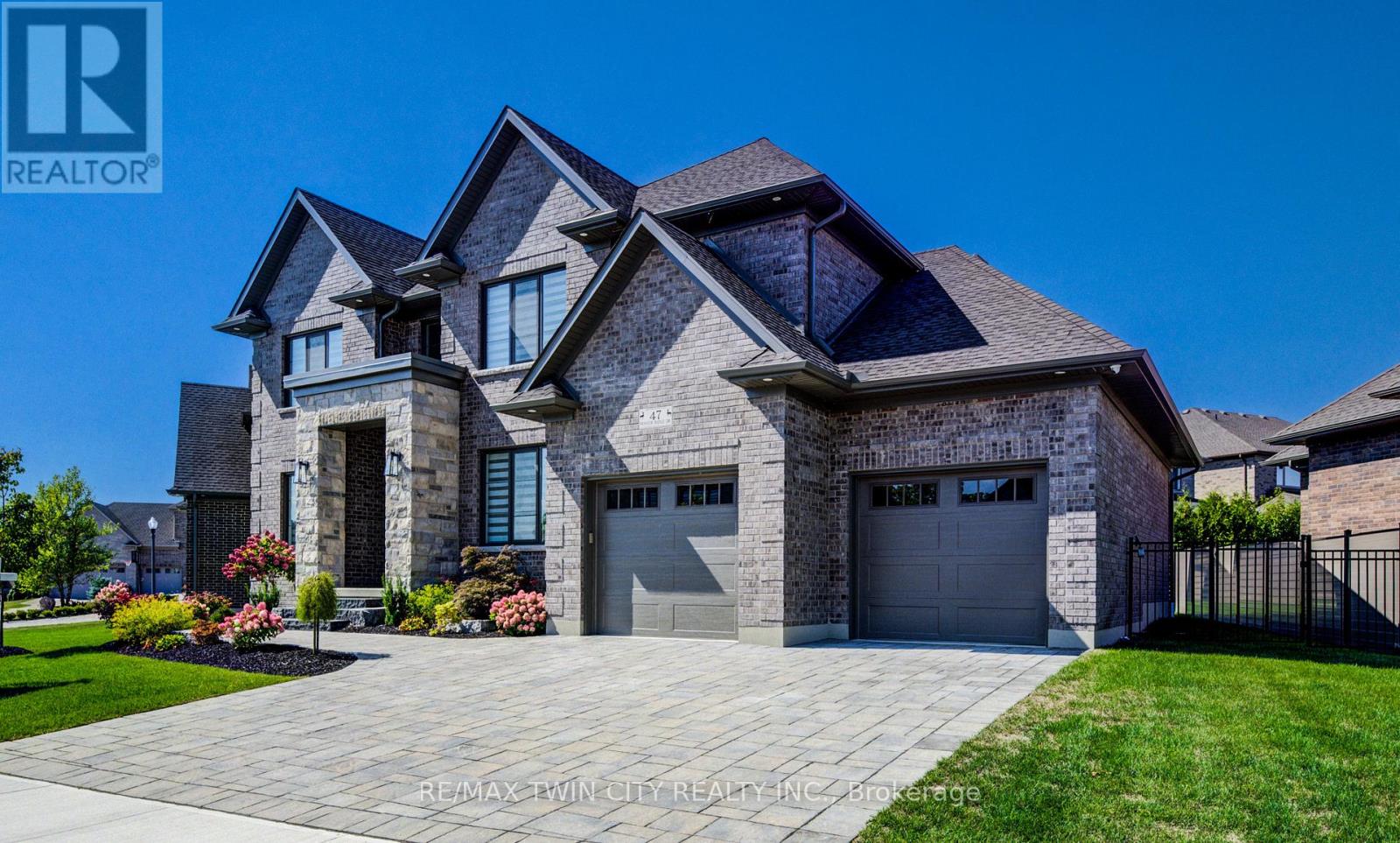 47 Pioneer Ridge Drive, Kitchener, Ontario  N2P 0G6 - Photo 2 - X12652966