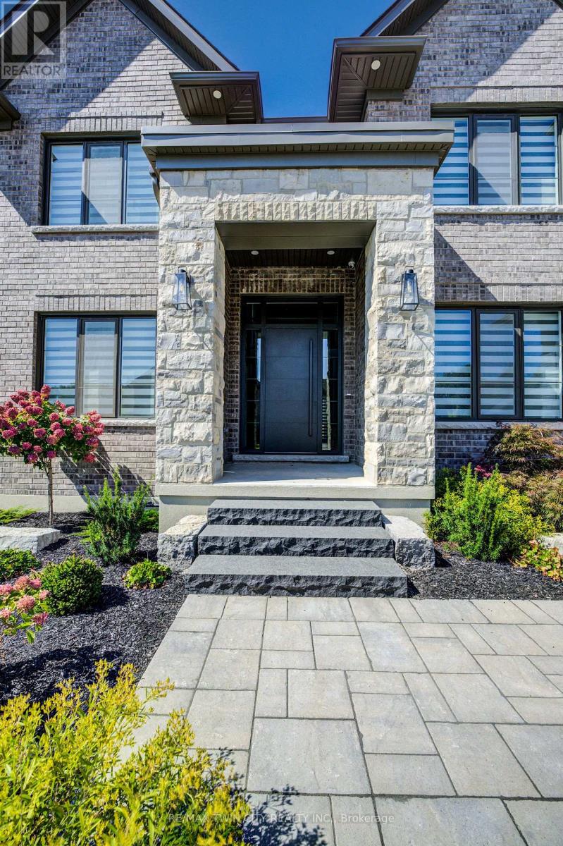 47 Pioneer Ridge Drive, Kitchener, Ontario  N2P 0G6 - Photo 3 - X12652966