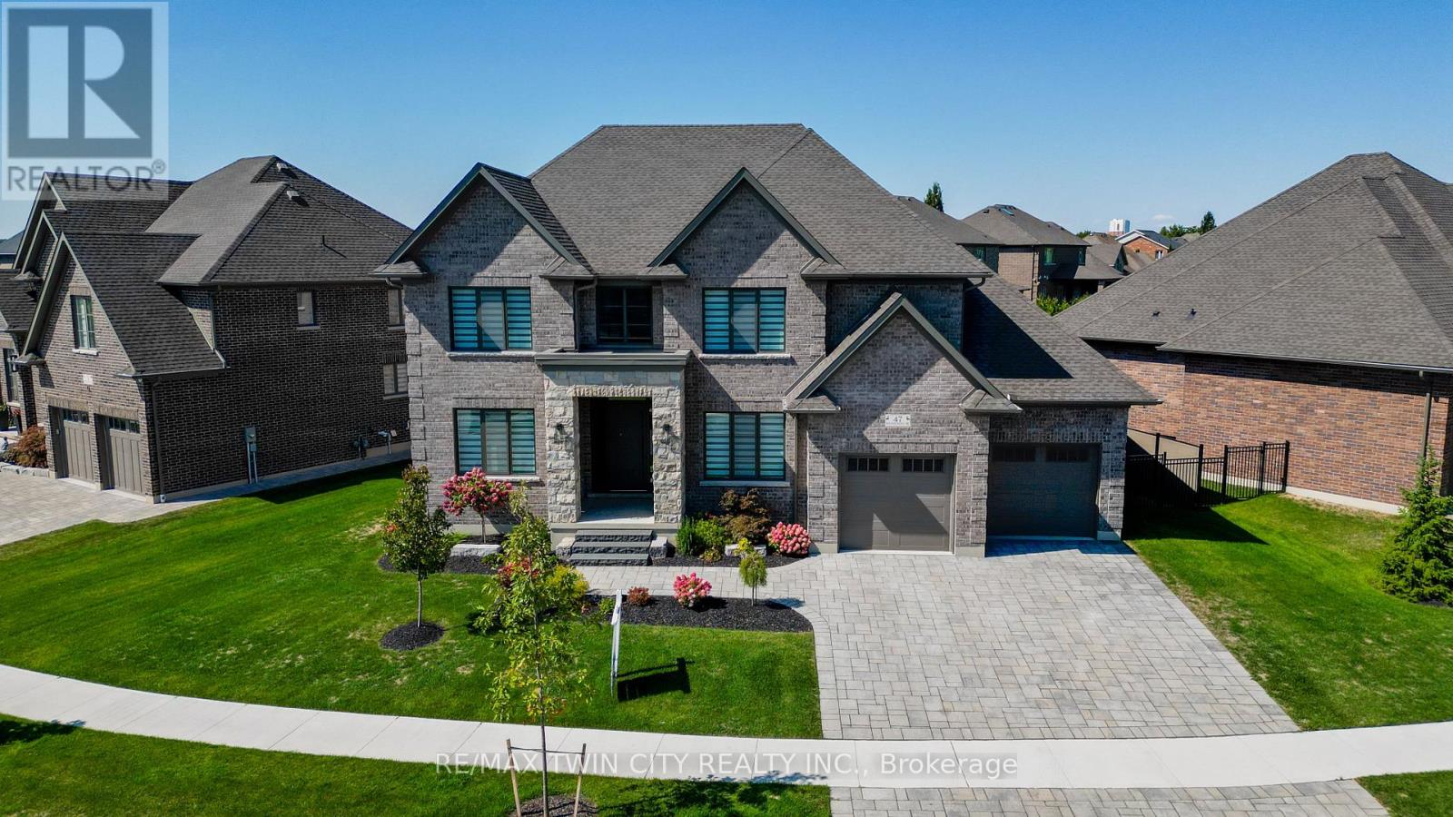 47 Pioneer Ridge Drive, Kitchener, Ontario  N2P 0G6 - Photo 4 - X12652966