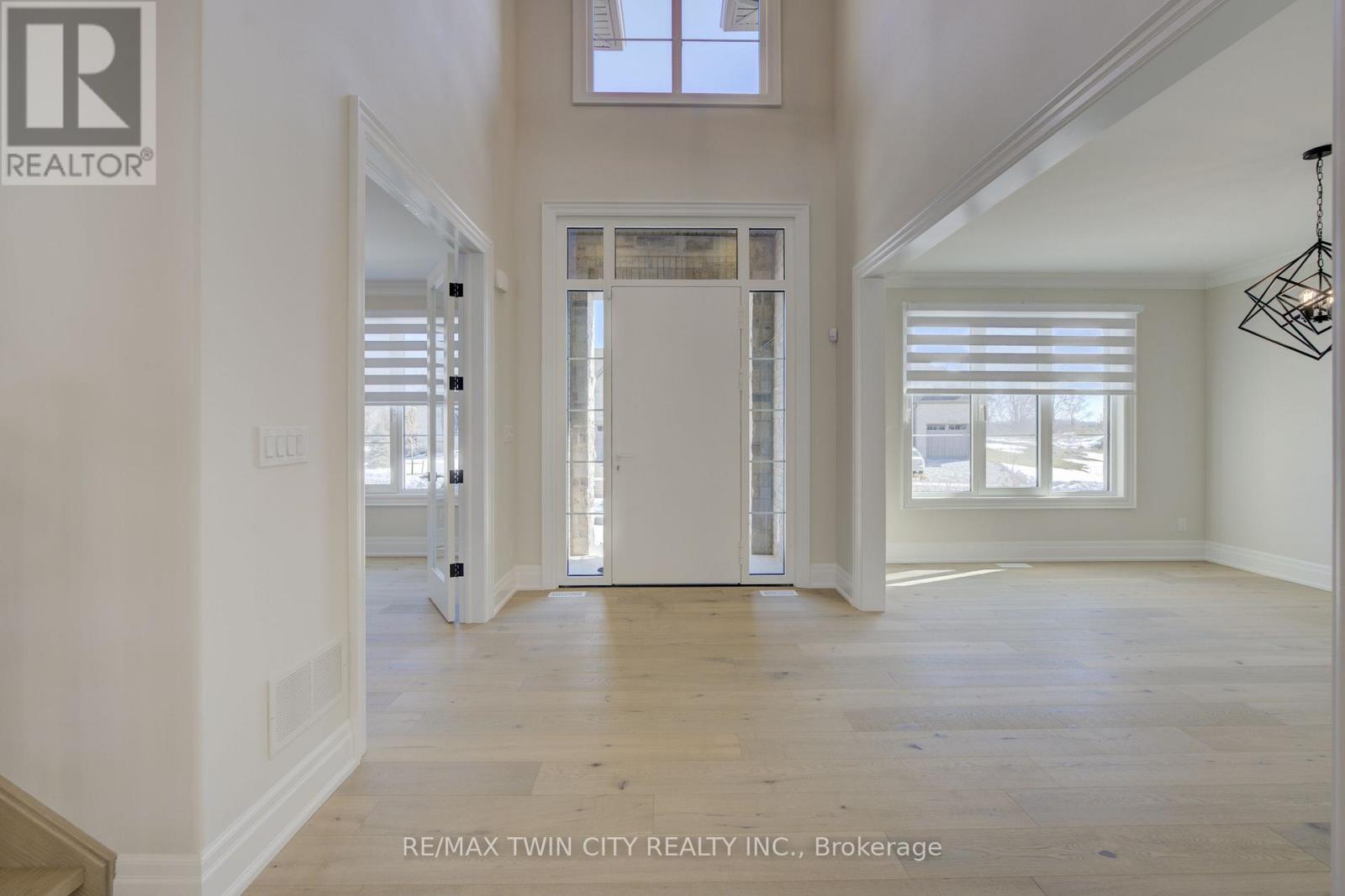 47 Pioneer Ridge Drive, Kitchener, Ontario  N2P 0G6 - Photo 7 - X12652966