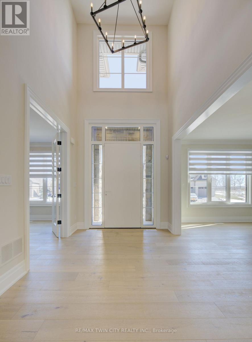 47 Pioneer Ridge Drive, Kitchener, Ontario  N2P 0G6 - Photo 9 - X12652966