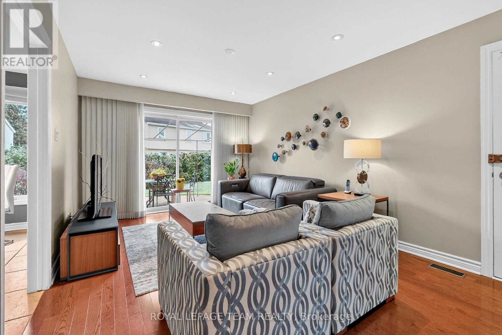 1768 Featherston Drive, Ottawa, Ontario  K1H 8J8 - Photo 15 - X12578866