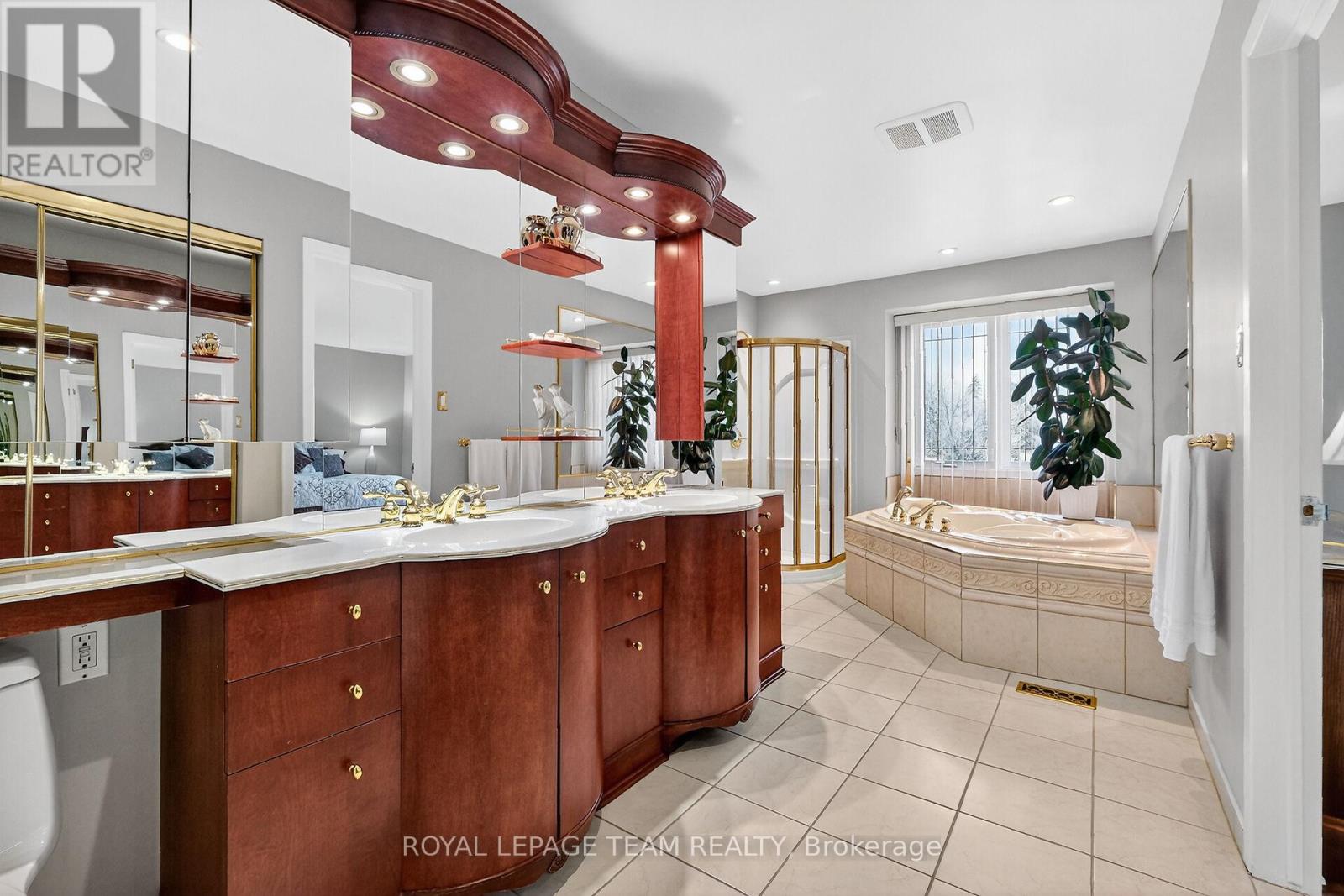 1768 Featherston Drive, Ottawa, Ontario  K1H 8J8 - Photo 22 - X12578866