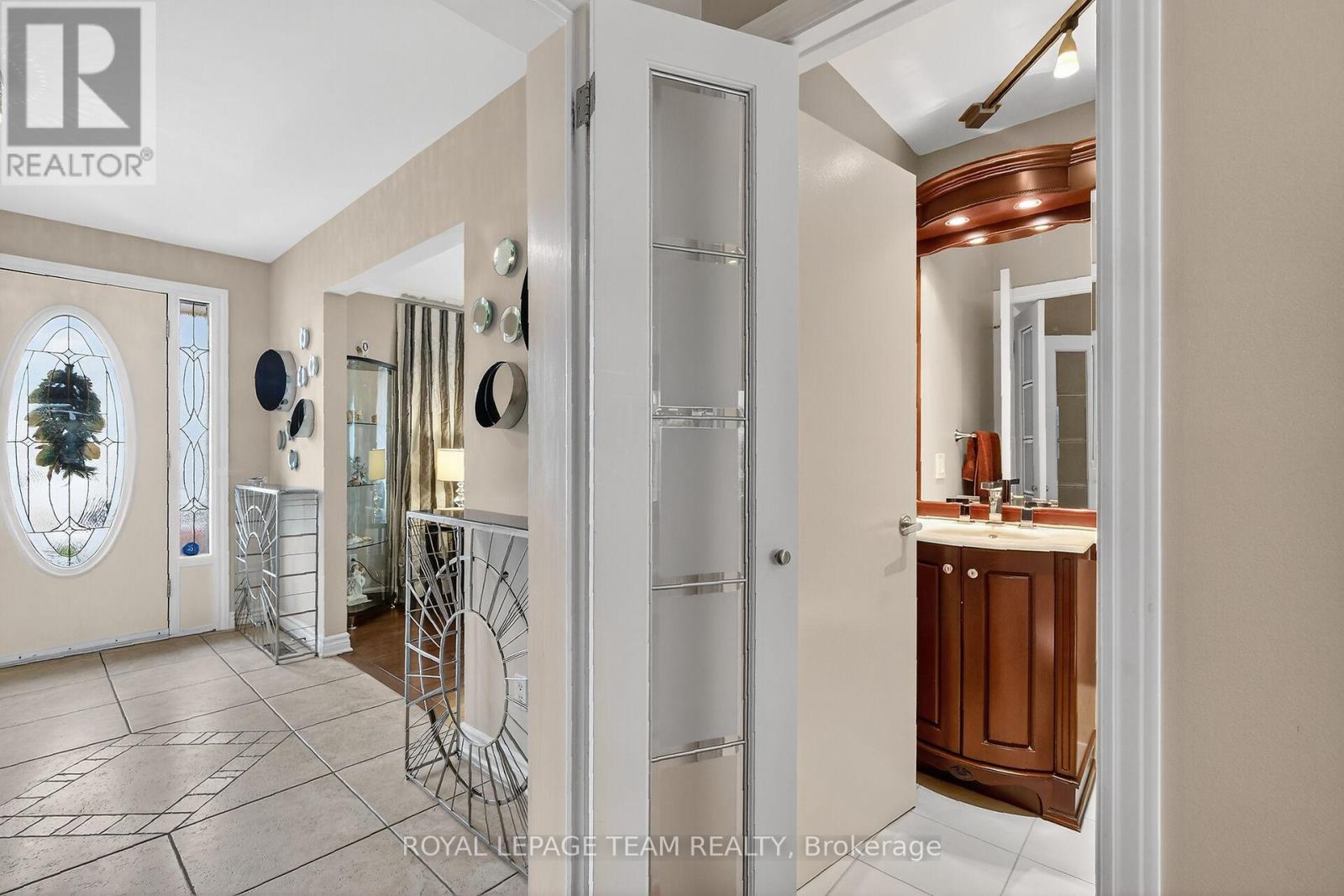 1768 Featherston Drive, Ottawa, Ontario  K1H 8J8 - Photo 17 - X12578866