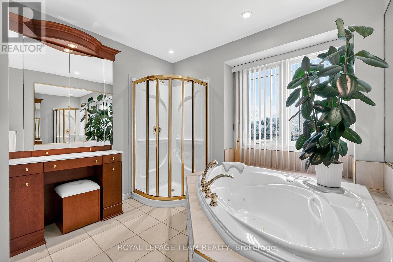 1768 Featherston Drive, Ottawa, Ontario  K1H 8J8 - Photo 24 - X12578866