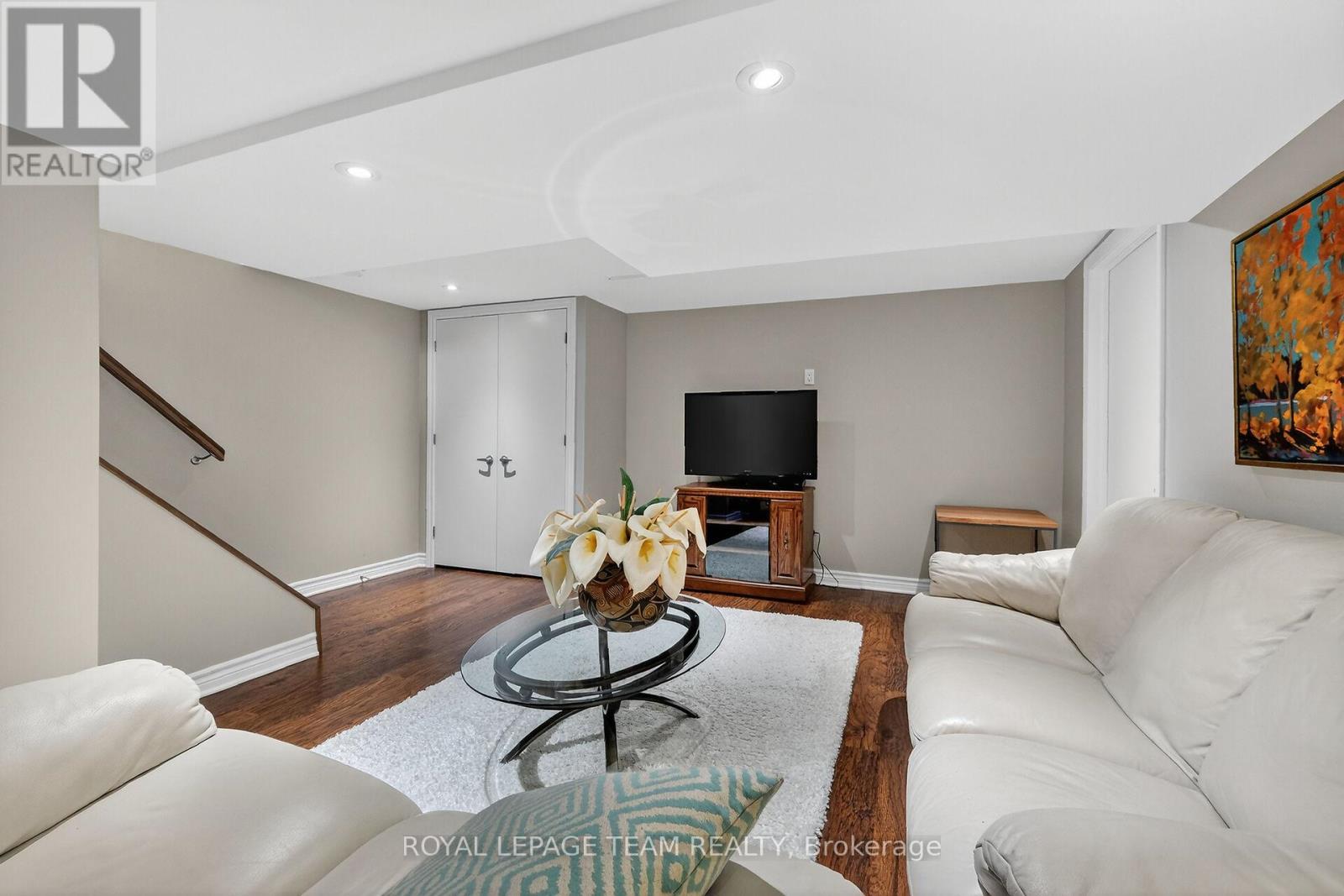 1768 Featherston Drive, Ottawa, Ontario  K1H 8J8 - Photo 32 - X12578866