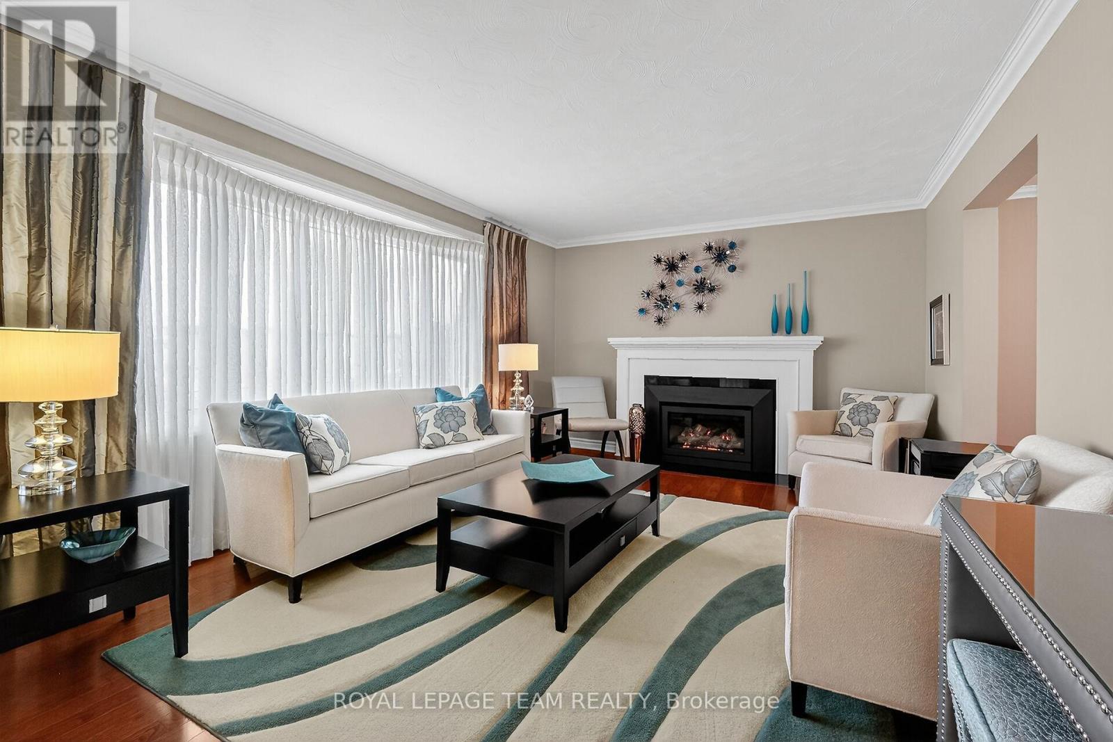 1768 Featherston Drive, Ottawa, Ontario  K1H 8J8 - Photo 6 - X12578866