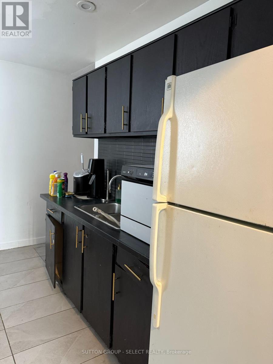 Photo 4 of 9 for 74 - 70 Fiddlers Green Road