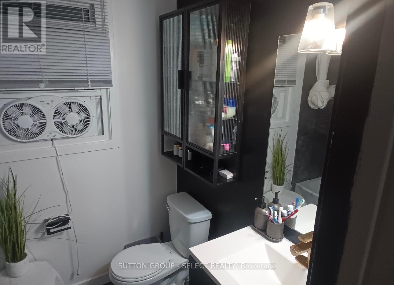 Photo 9 of 9 for 74 - 70 Fiddlers Green Road