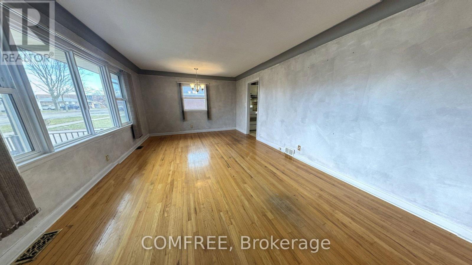 56 Stanley Street, Essex, Ontario  N8M 2V4 - Photo 4 - X12653038