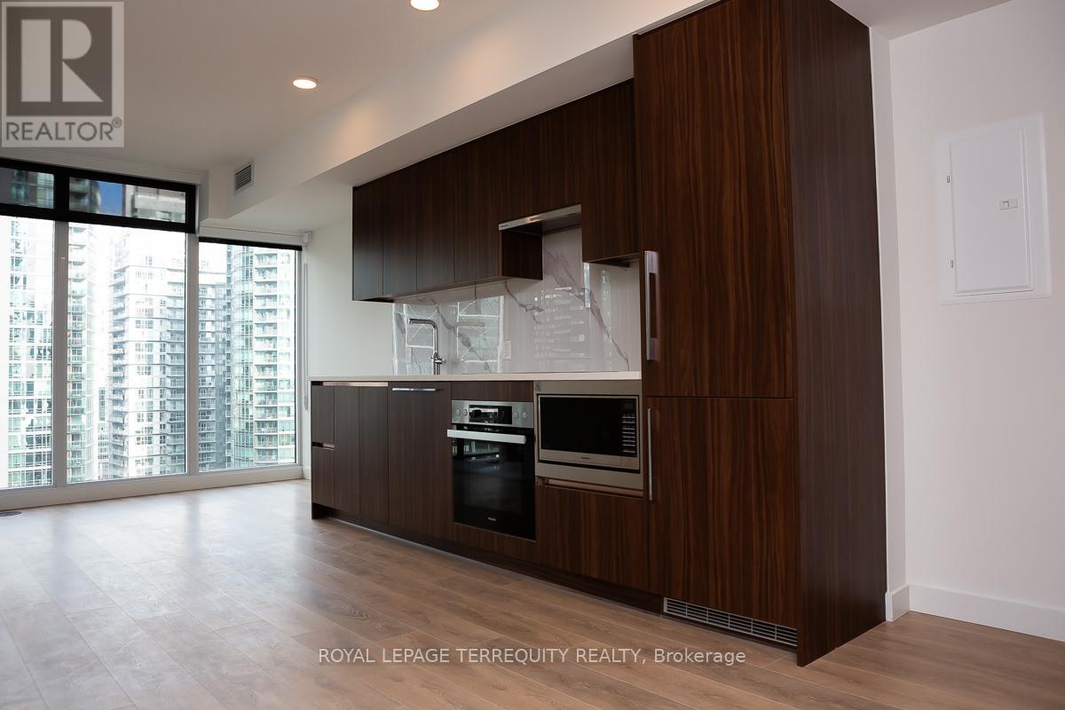1610 - 1 Concord Cityplace Way W, Toronto, Ontario  M5V 0X3 - Photo 4 - C12653016