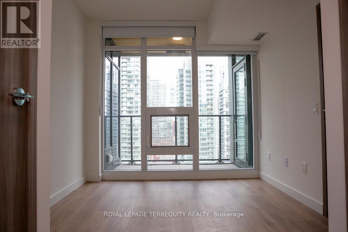 1610 - 1 Concord Cityplace Way W, Toronto, Ontario  M5V 0X3 - Photo 8 - C12653016